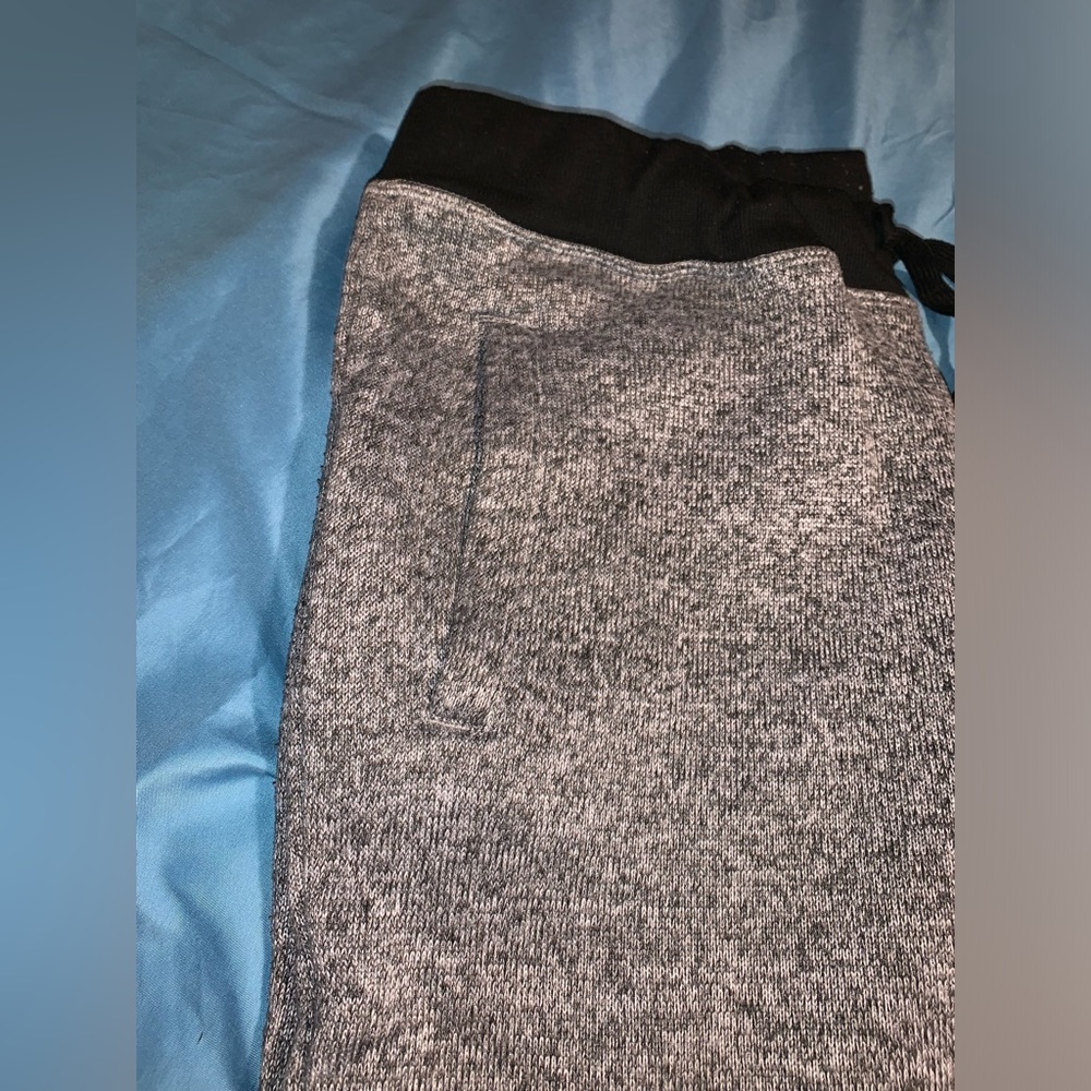 Very Nice joggers - Picture 4 of 5